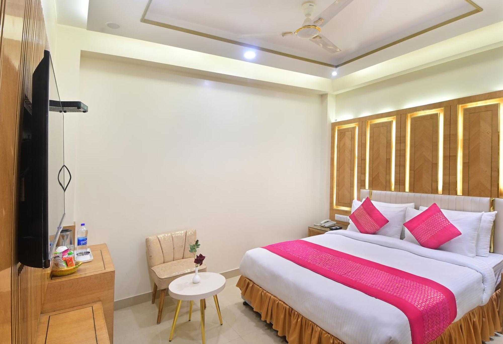 Hotel Gold Palace - 03 Mins Walk From New Delhi Railway Station Ngoại thất bức ảnh