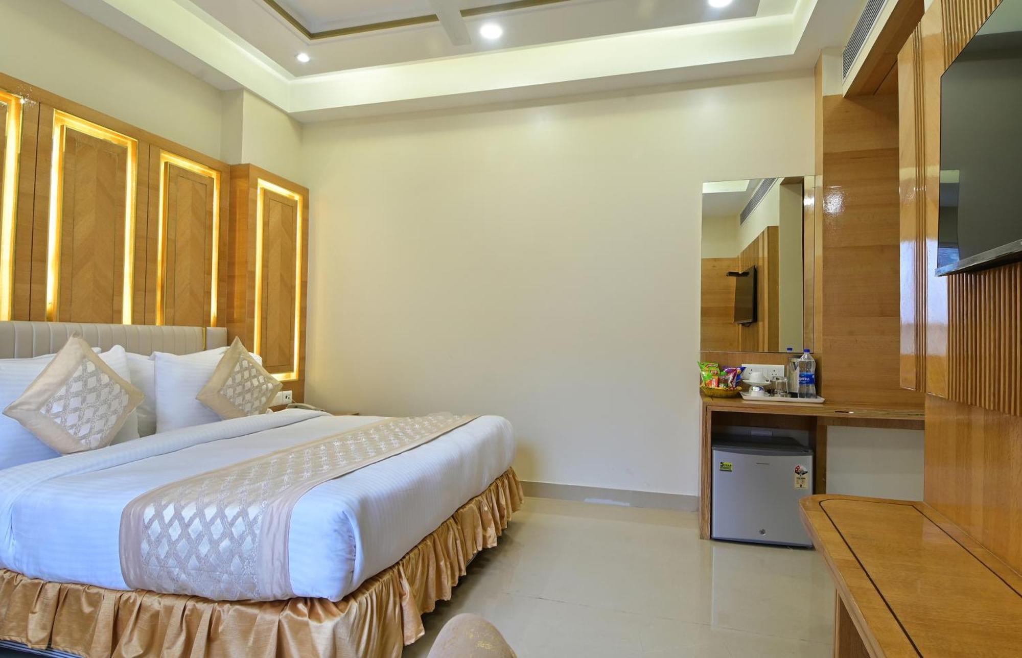 Hotel Gold Palace - 03 Mins Walk From New Delhi Railway Station Ngoại thất bức ảnh