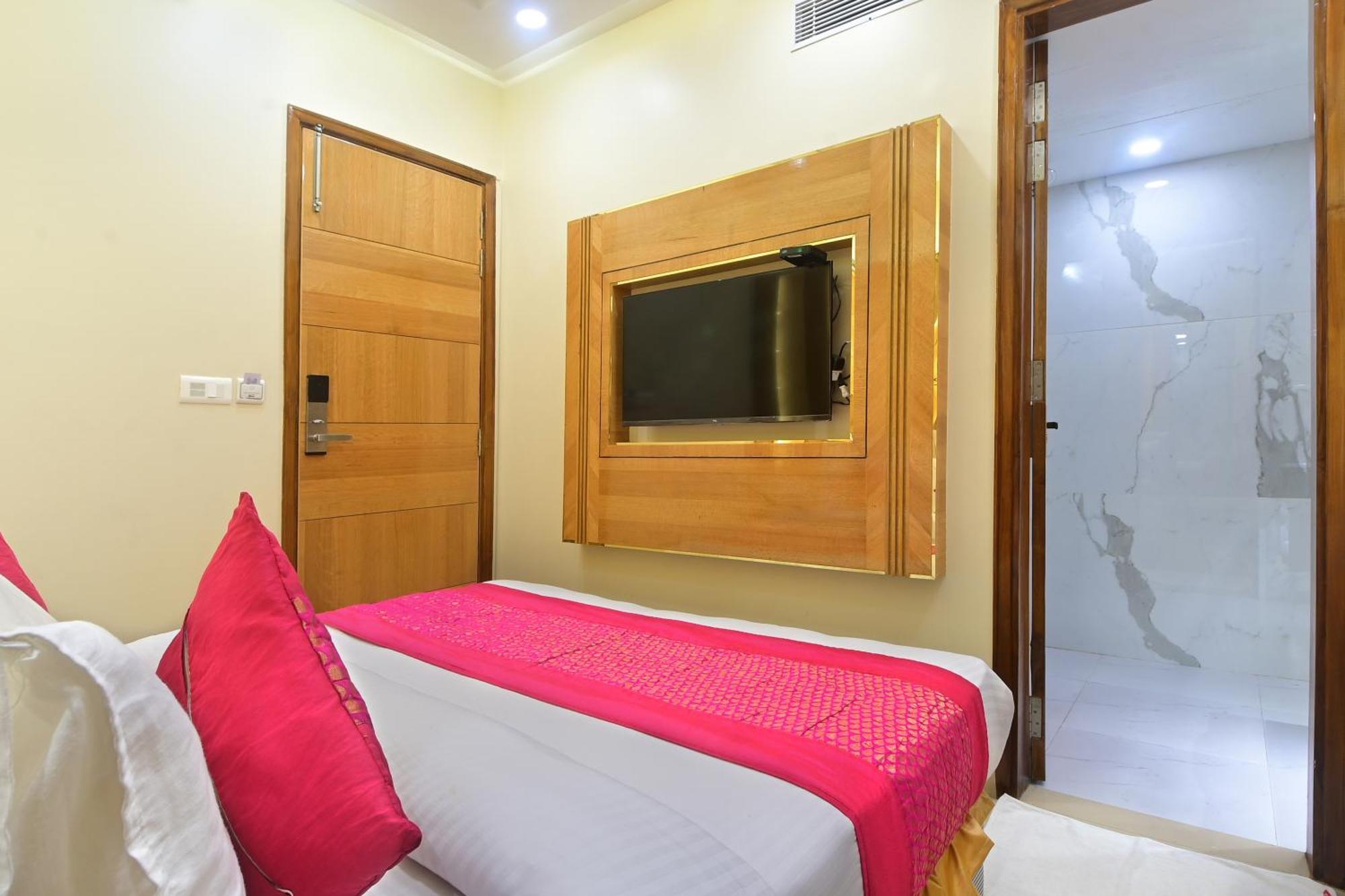 Hotel Gold Palace - 03 Mins Walk From New Delhi Railway Station Ngoại thất bức ảnh