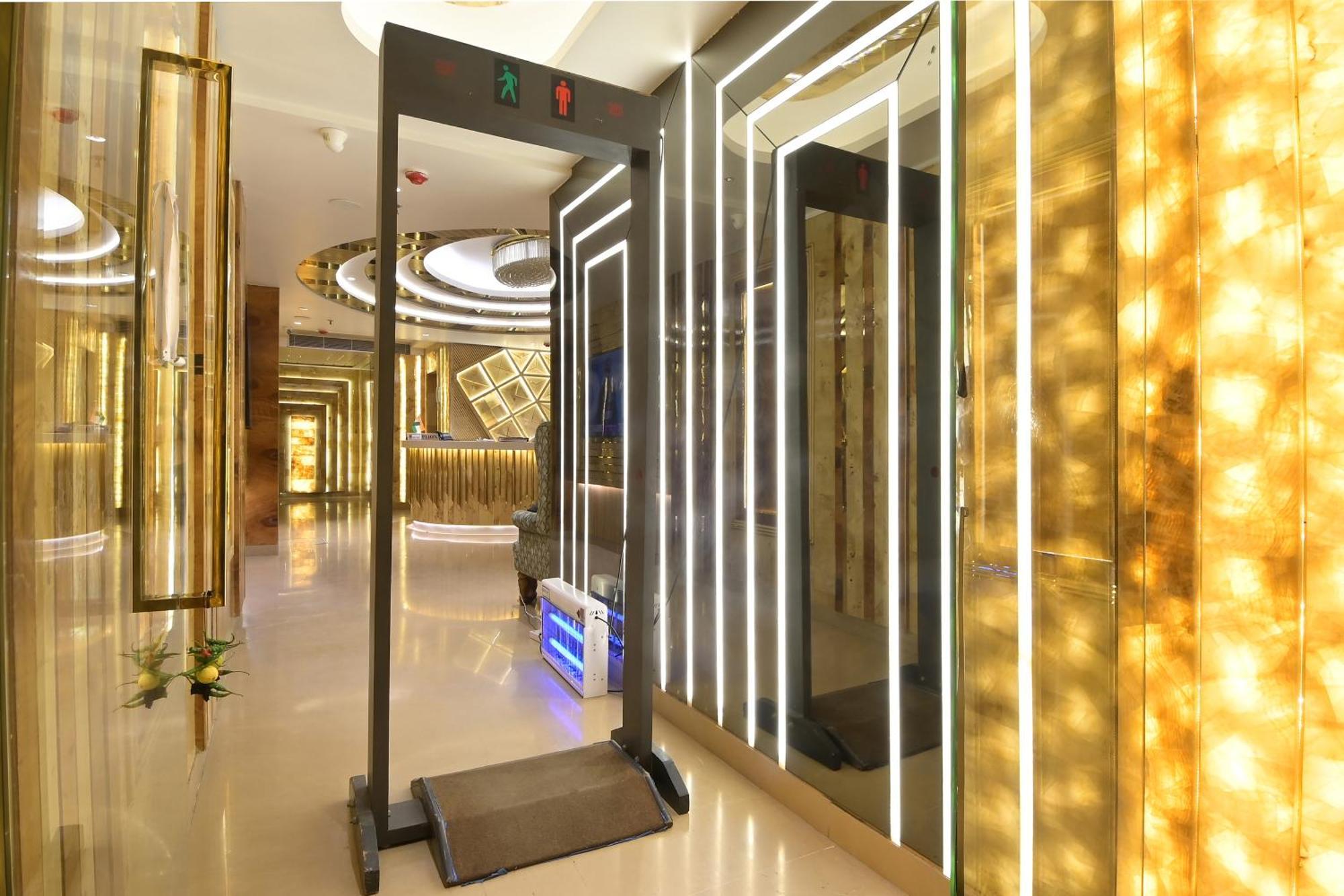 Hotel Gold Palace - 03 Mins Walk From New Delhi Railway Station Ngoại thất bức ảnh